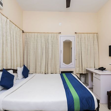 Oyo 8998 Hotel Aayash Liluāh Esterno foto