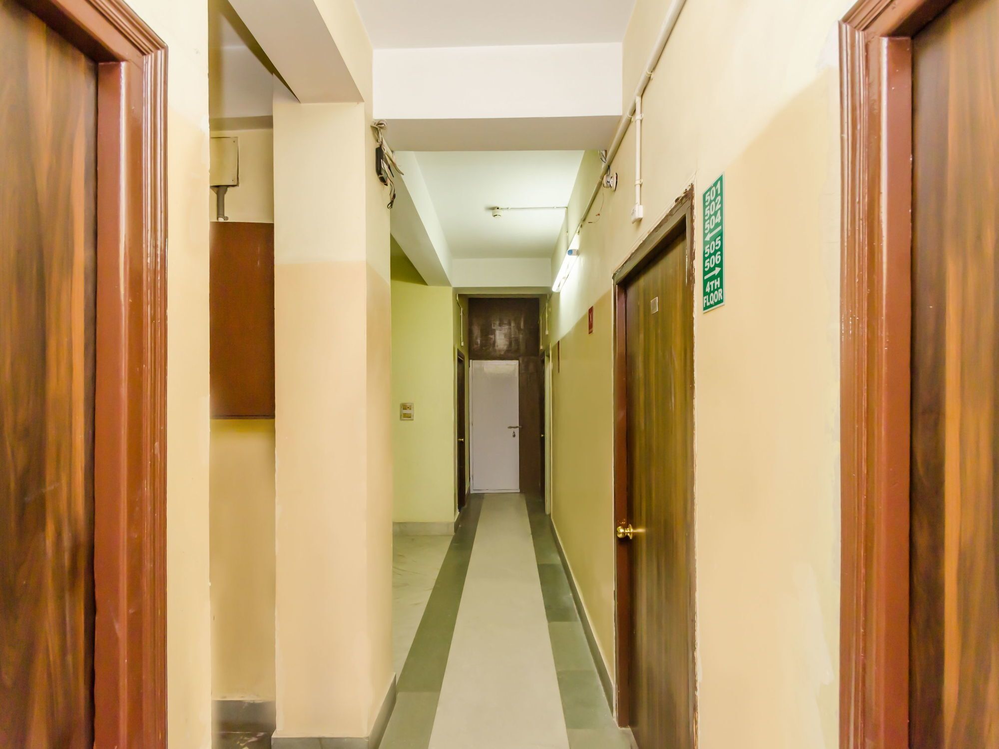 Oyo 8998 Hotel Aayash Liluāh Esterno foto