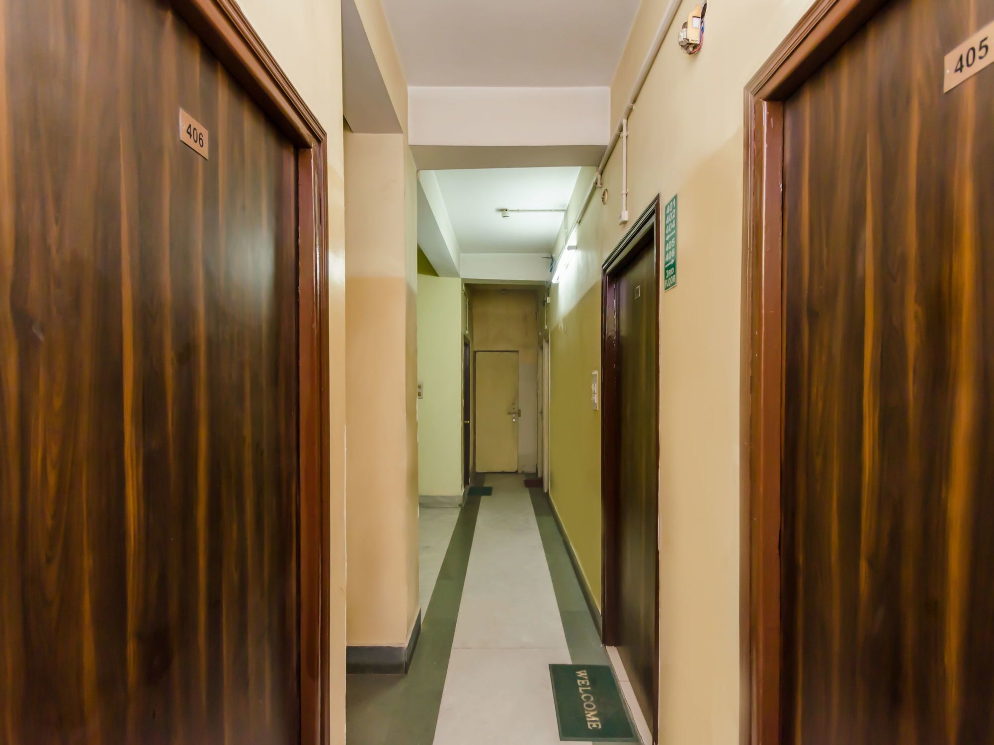 Oyo 8998 Hotel Aayash Liluāh Esterno foto