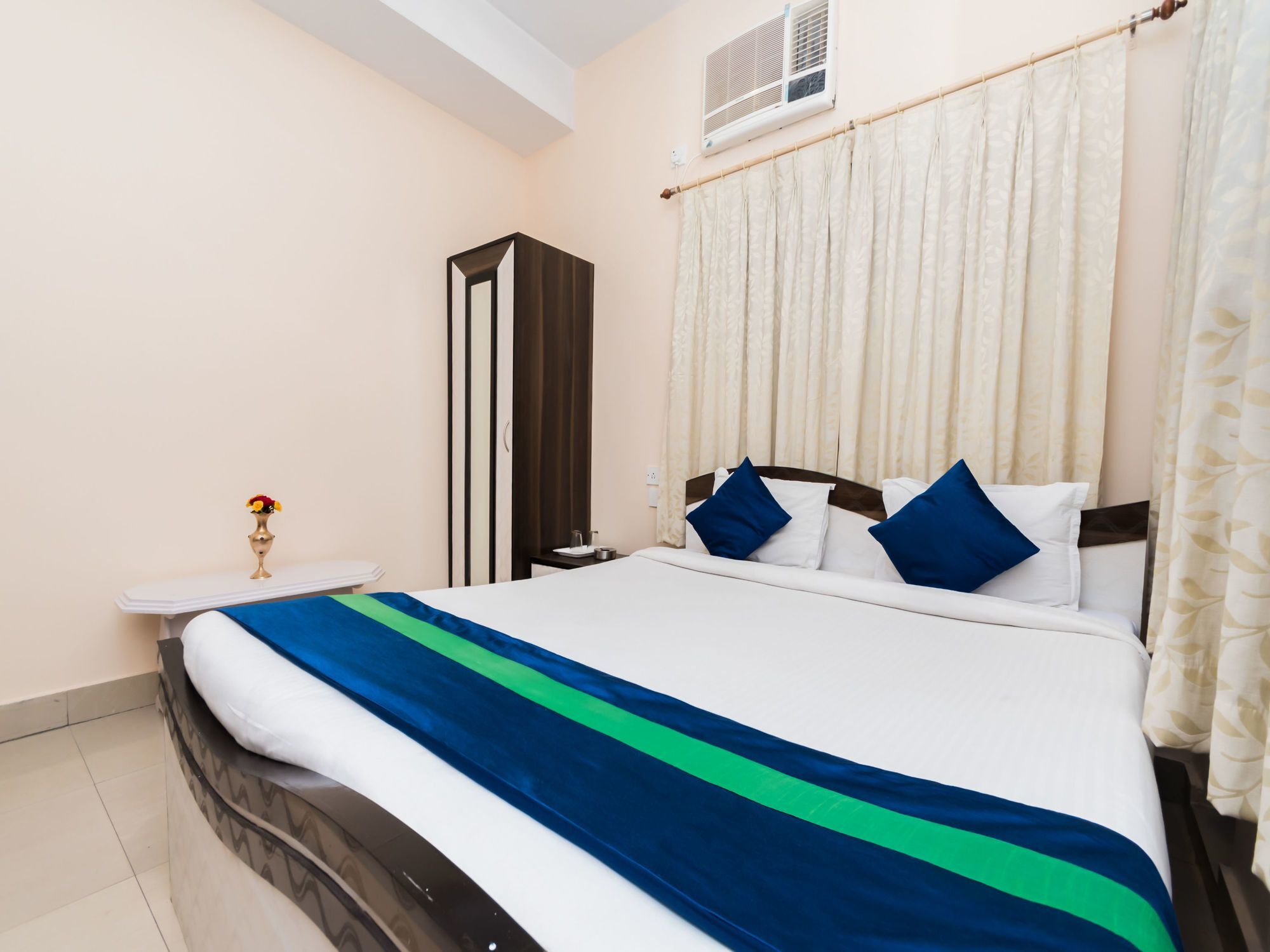 Oyo 8998 Hotel Aayash Liluāh Esterno foto
