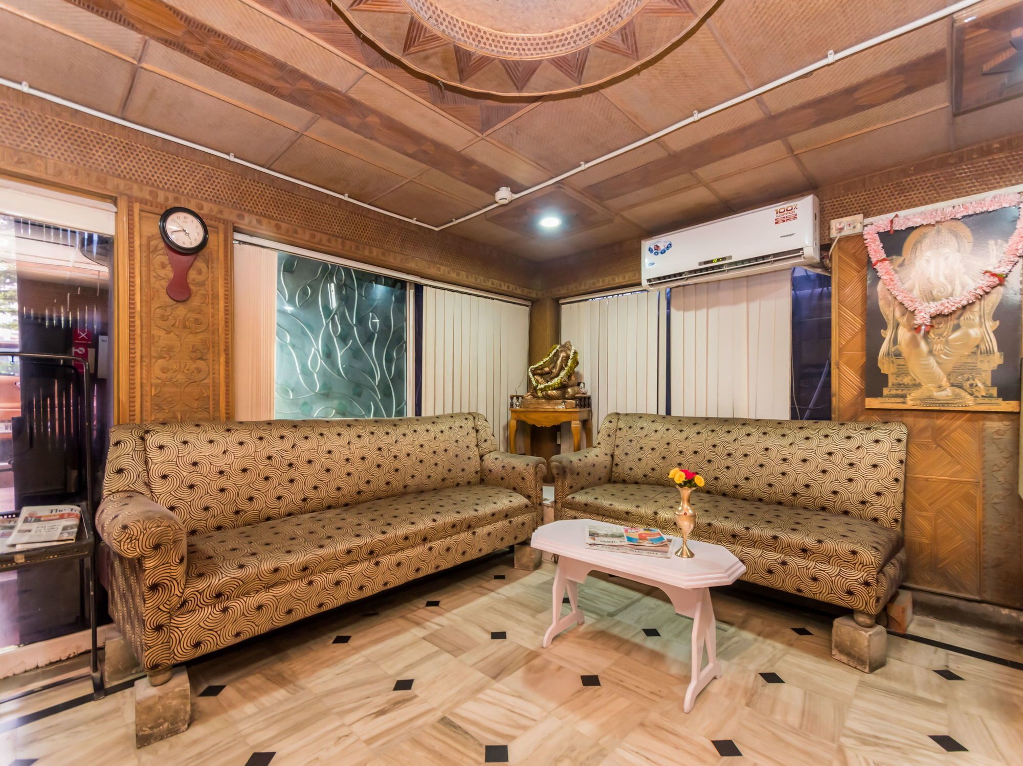 Oyo 8998 Hotel Aayash Liluāh Esterno foto